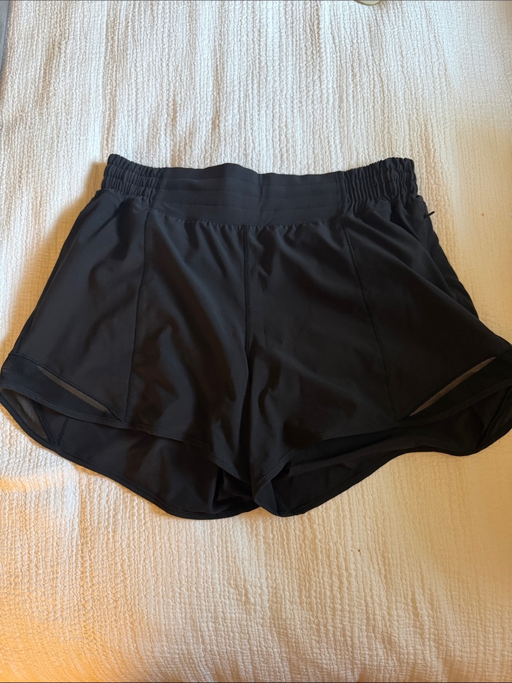 lululemon hotty hot high-rise lined short 4”